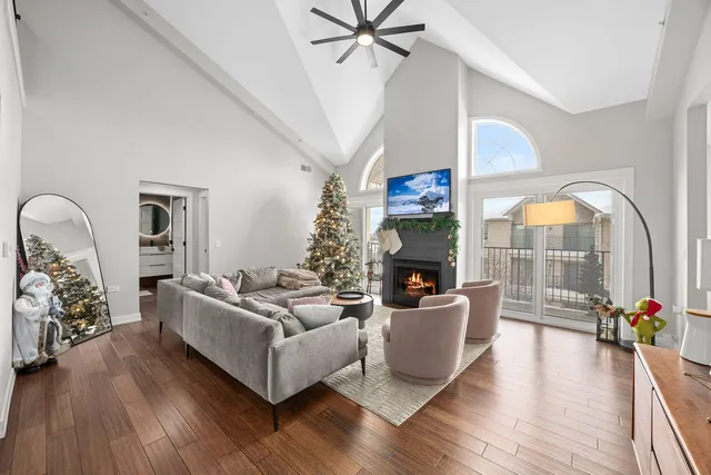 $359,999 | 11901 Windemere Court, Unit 404, Orland Park, IL 60467