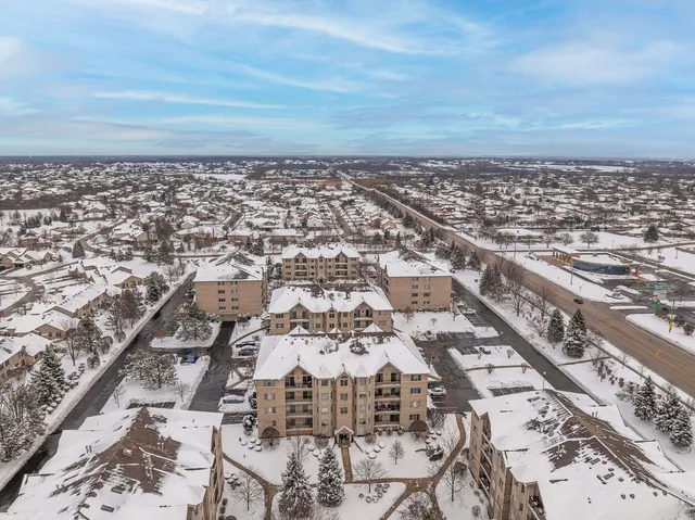 $359,999 | 11901 Windemere Court, Unit 404, Orland Park, IL 60467