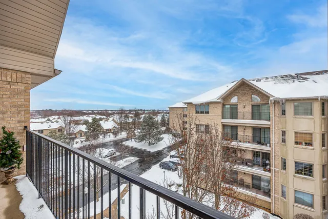 $359,999 | 11901 Windemere Court, Unit 404, Orland Park, IL 60467