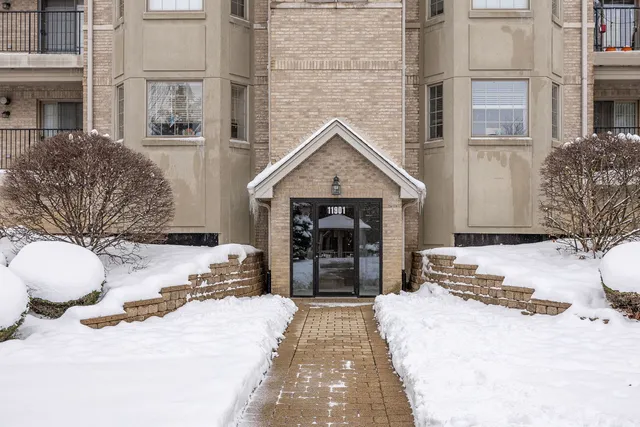 $359,999 | 11901 Windemere Court, Unit 404, Orland Park, IL 60467