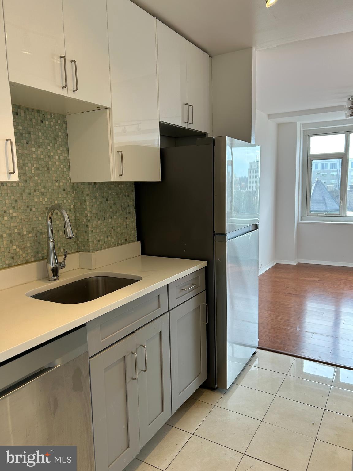1545 18th Street Northwest, Unit 822 Washington, DC 20036 - Photo 14 of 18 Updated Kitchen