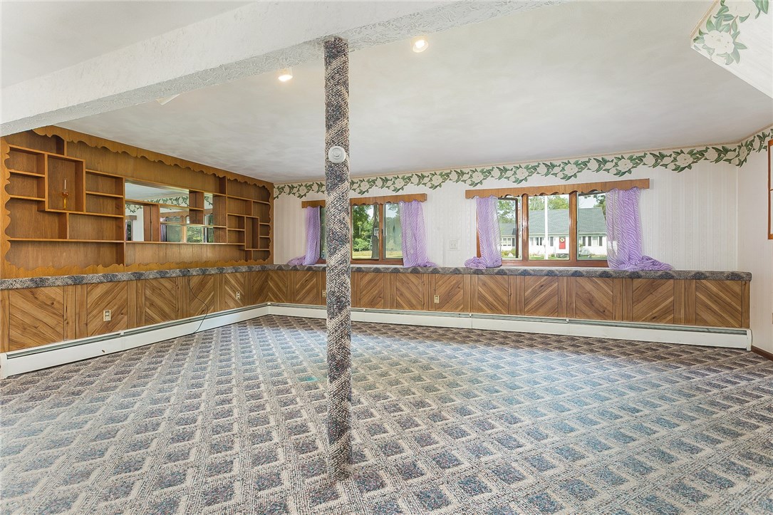 84 Rustic Way Warwick, RI 02886 - Photo 4 of 18 Family Room