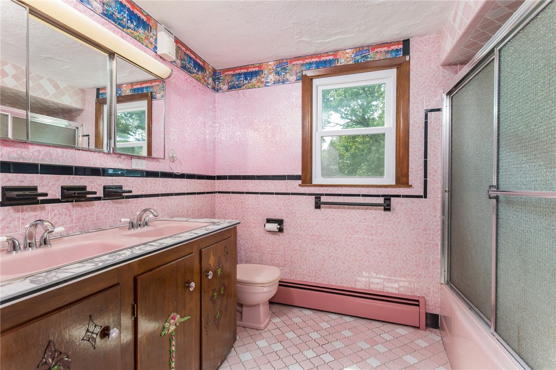 84 Rustic Way Warwick, RI 02886 - Photo 6 of 18 Bathroom
