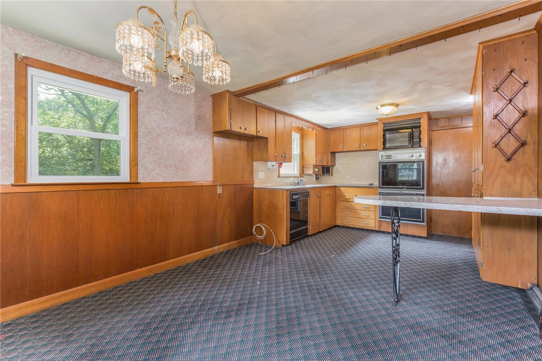 84 Rustic Way Warwick, RI 02886 - Photo 8 of 18 Kitchen