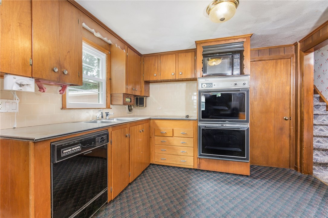 84 Rustic Way Warwick, RI 02886 - Photo 9 of 18 Kitchen