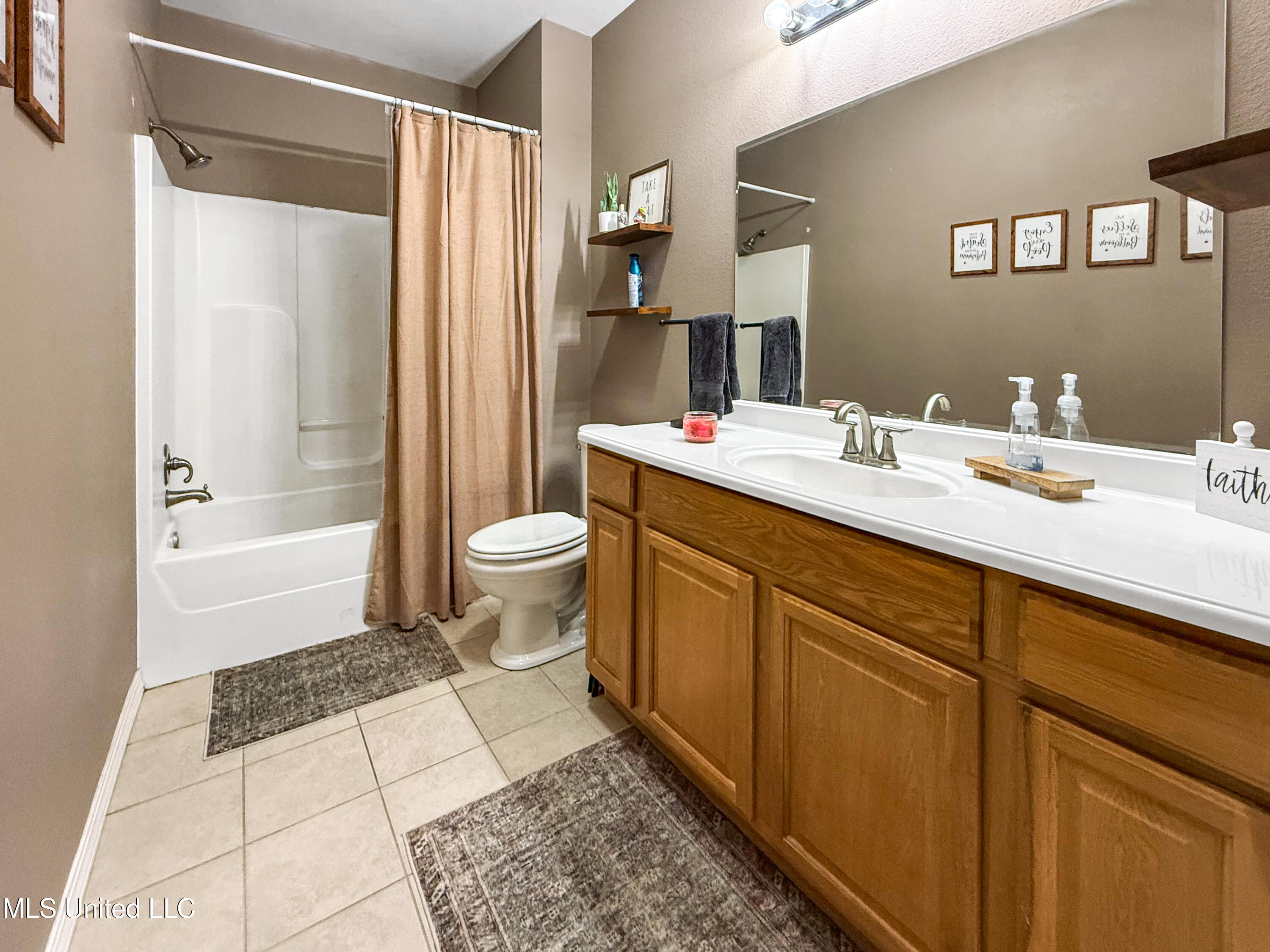 5121 Jordan Road Perkinston, MS 39573 - Photo 21 of 38 Guest Bathroom