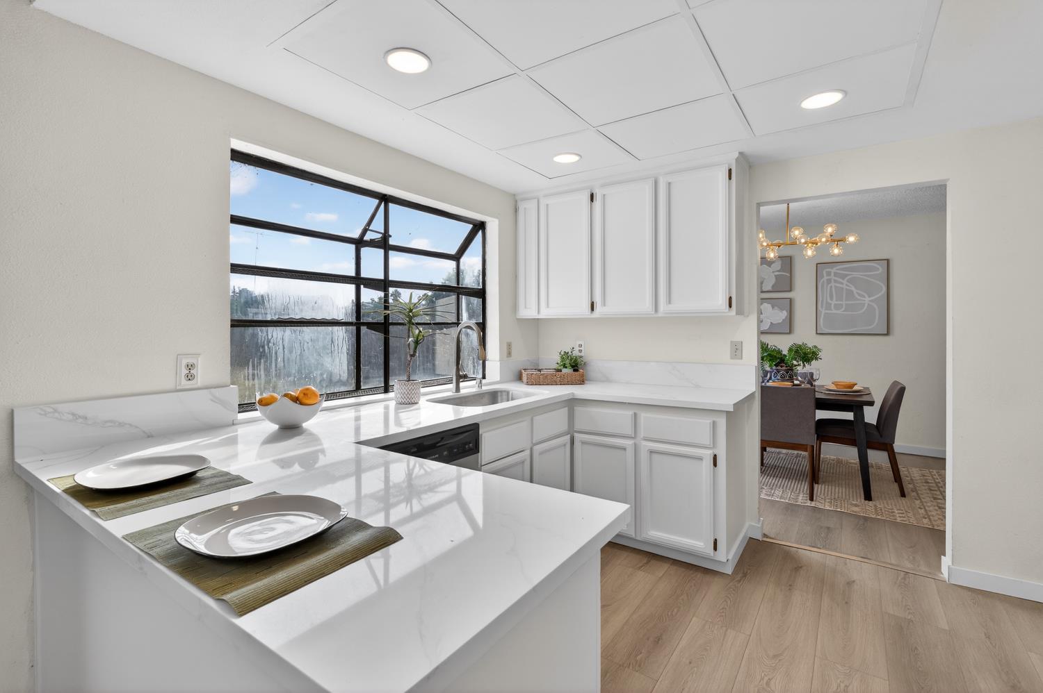 6701 Rancho Adobe Drive Sacramento, CA 95828 - Photo 13 of 57