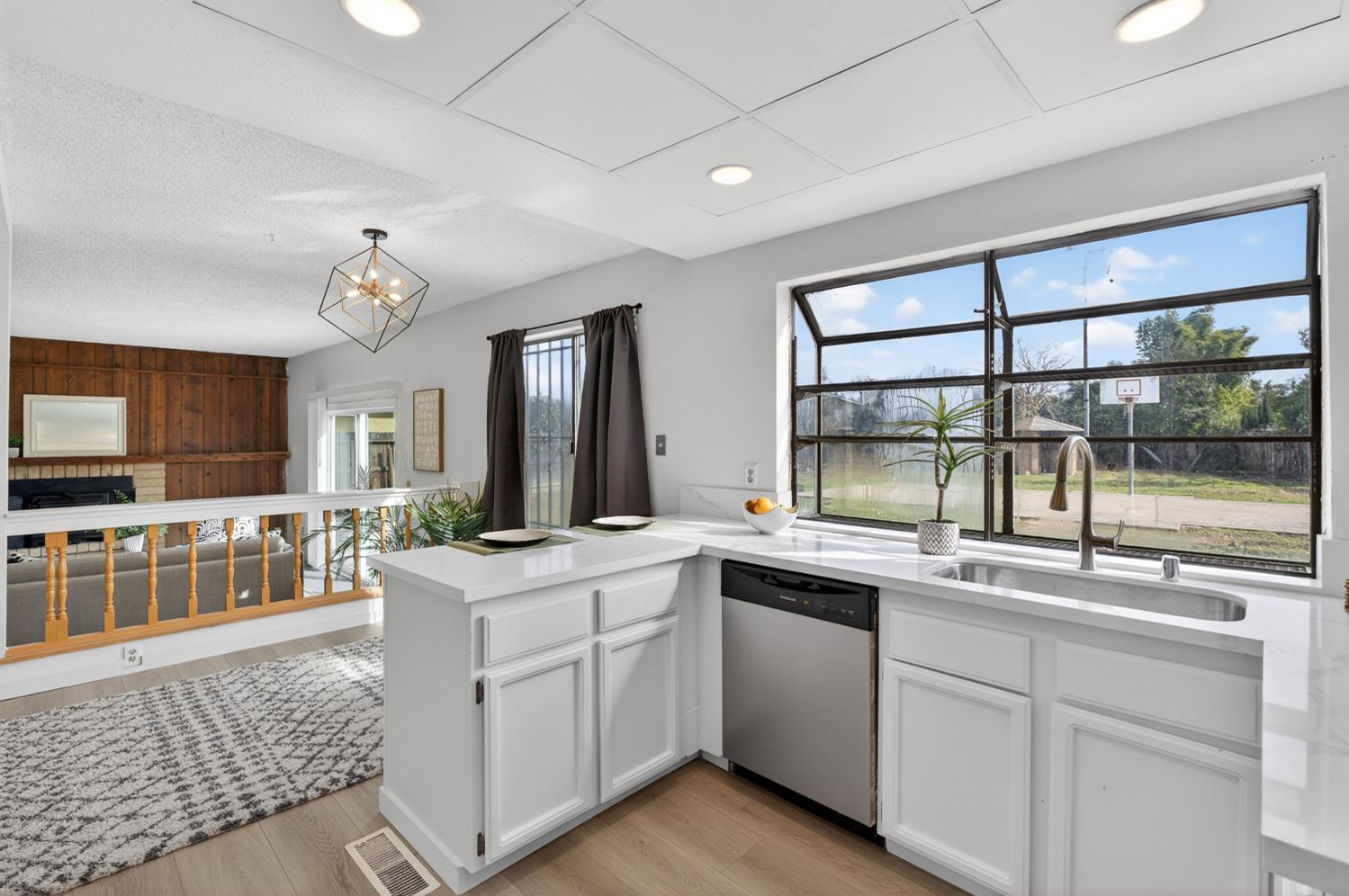 6701 Rancho Adobe Drive Sacramento, CA 95828 - Photo 14 of 57