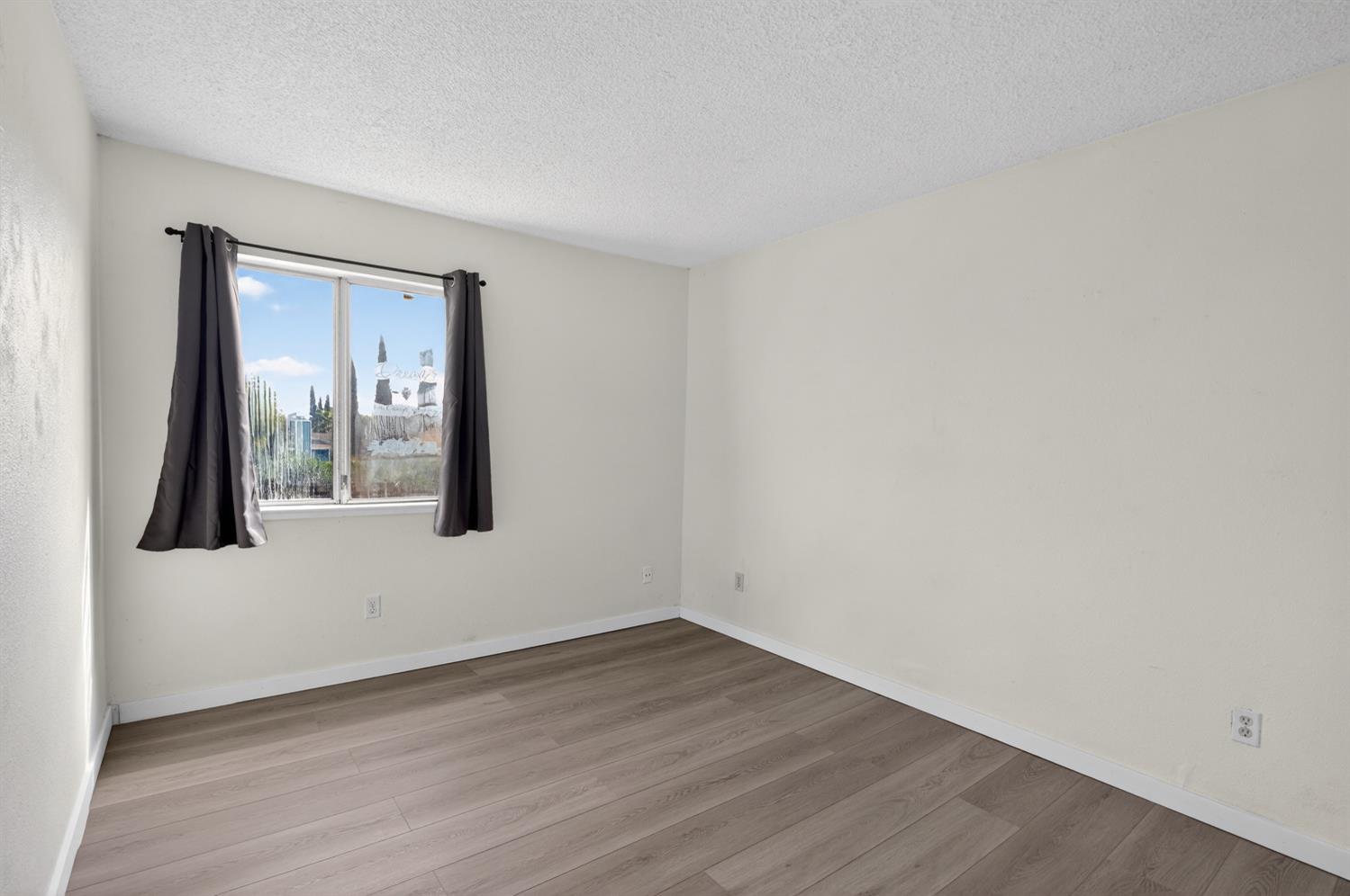 6701 Rancho Adobe Drive Sacramento, CA 95828 - Photo 29 of 57