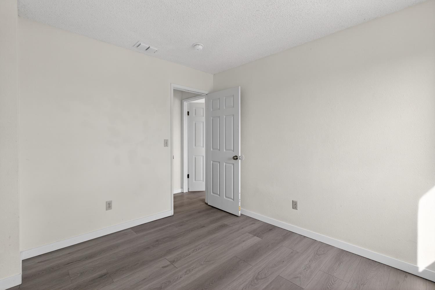 6701 Rancho Adobe Drive Sacramento, CA 95828 - Photo 37 of 57