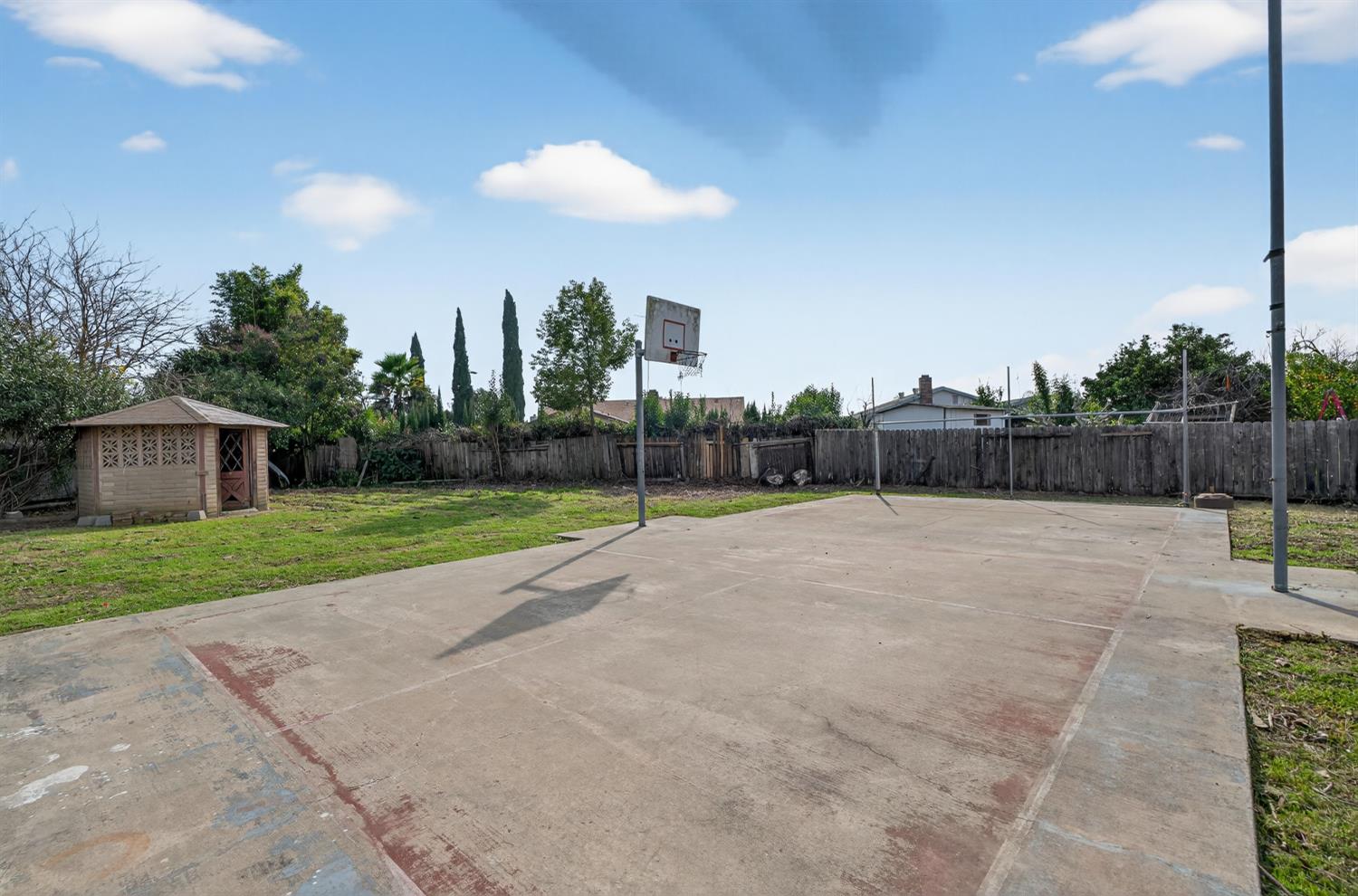 6701 Rancho Adobe Drive Sacramento, CA 95828 - Photo 47 of 57