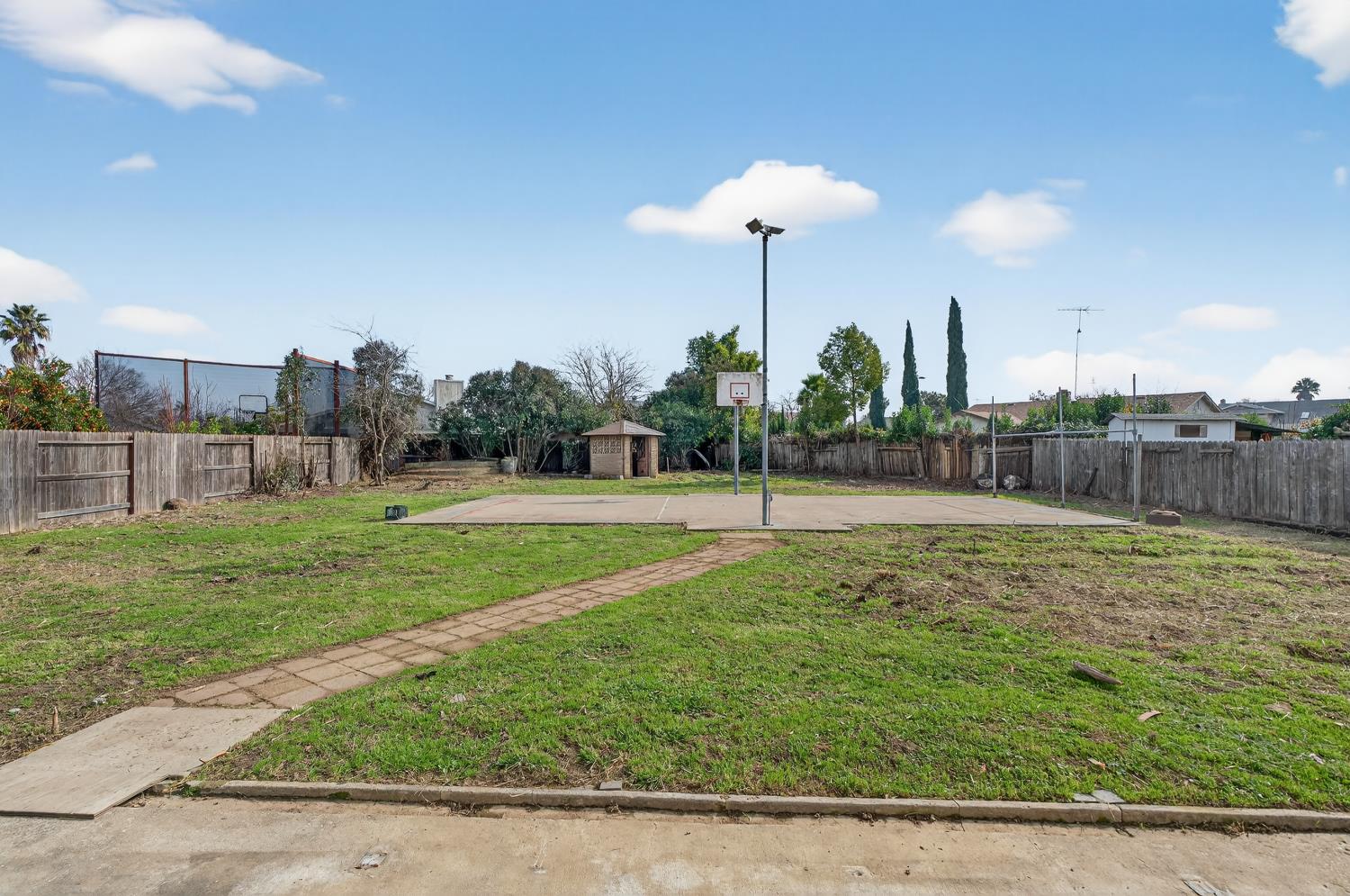 6701 Rancho Adobe Drive Sacramento, CA 95828 - Photo 51 of 57