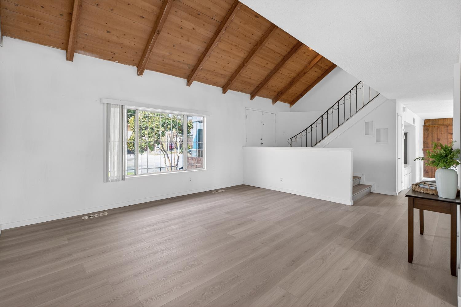 6701 Rancho Adobe Drive Sacramento, CA 95828 - Photo 9 of 57