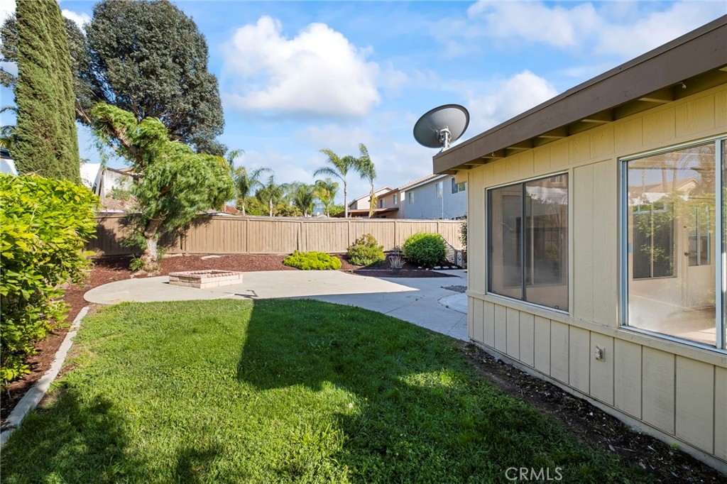 33298 Ave Bicicleta Temecula, CA 92592 - Photo 32 of 42 Plenty of room for the kids to play