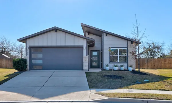 $2,000 | 100 Deserti Road, Leander, TX 78641