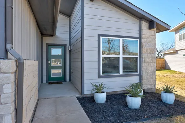$2,000 | 100 Deserti Road, Leander, TX 78641