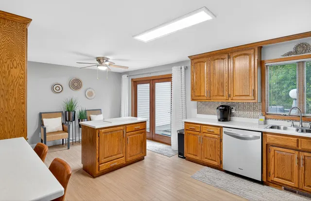 $399,900 | 2615 North Millbrook Road, Appleton, WI 54914