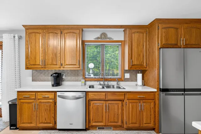 $399,900 | 2615 North Millbrook Road, Appleton, WI 54914