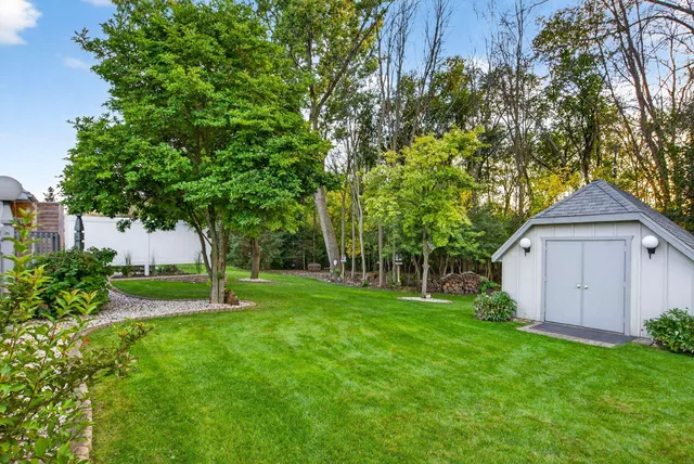 $399,900 | 2615 North Millbrook Road, Appleton, WI 54914