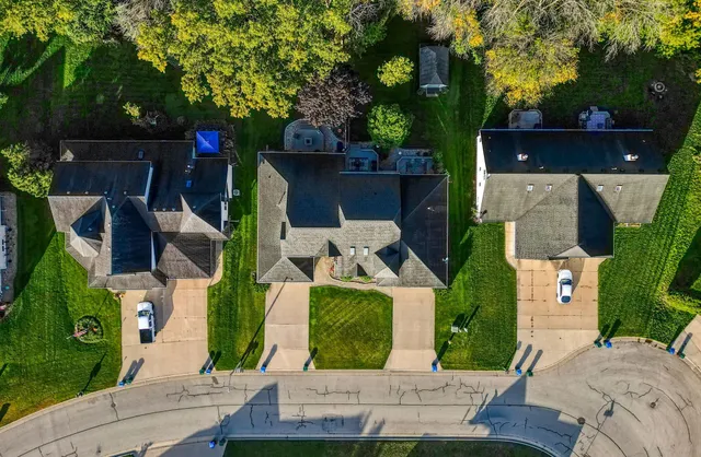 $399,900 | 2615 North Millbrook Road, Appleton, WI 54914