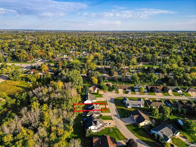 $399,900 | 2615 North Millbrook Road, Appleton, WI 54914