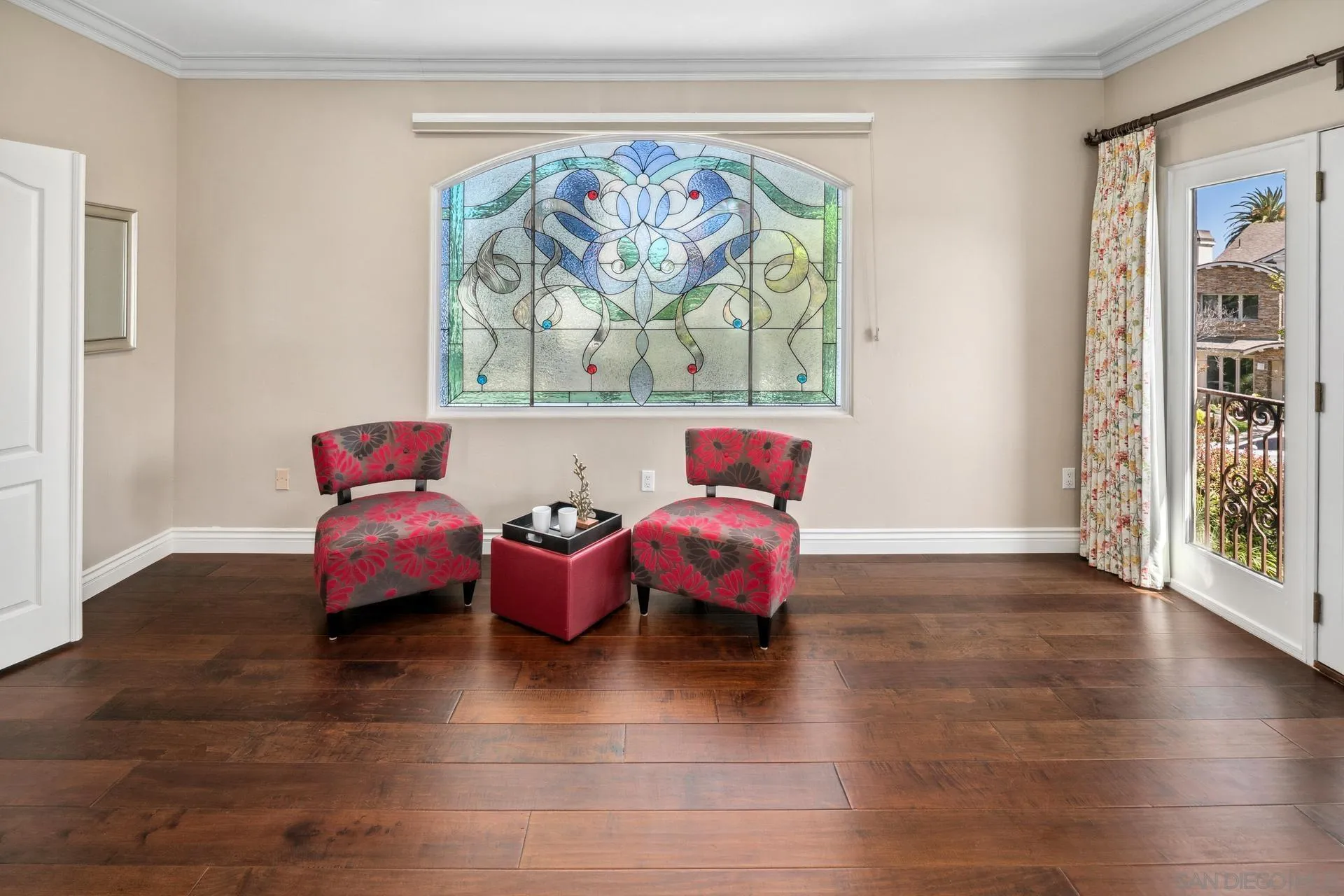 1100 Pine Street Coronado, CA 92118 - Photo 28 of 57 a living room with furniture toys and wooden floor