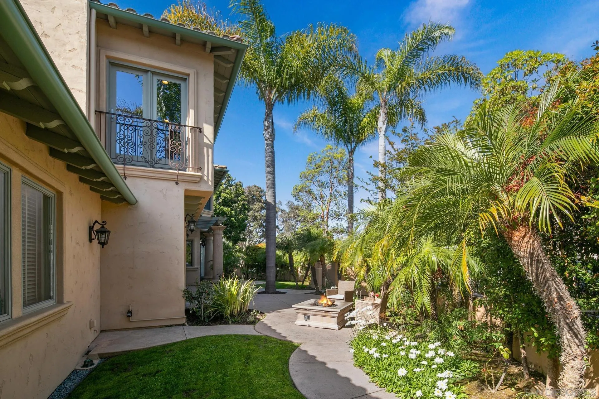 1100 Pine Street Coronado, CA 92118 - Photo 48 of 57 a view of backyard with a garden and plants