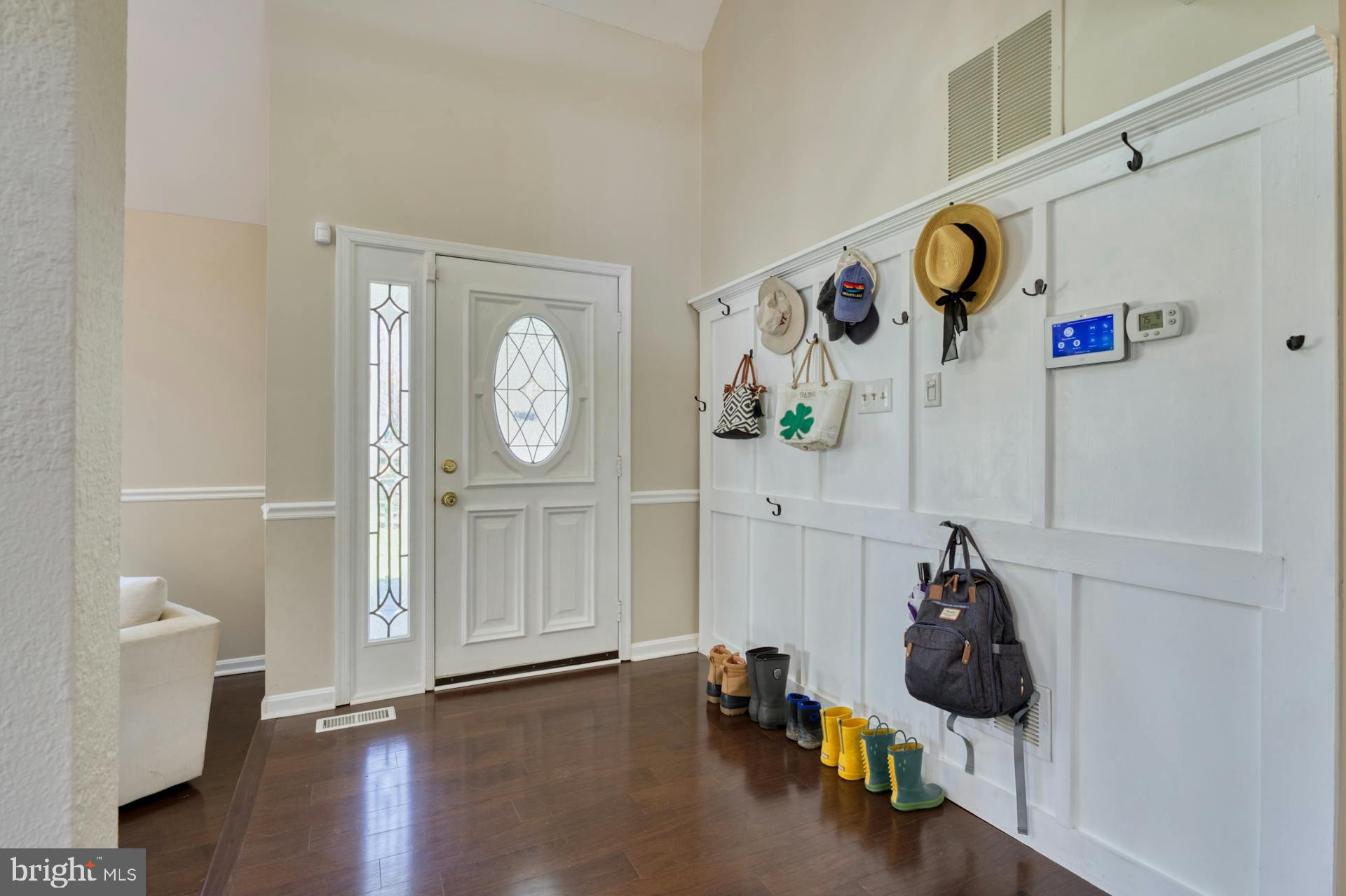 11055 Bishopsgate Court Reston, VA 20194 - Photo 2 of 31 WELCOMING FOYER