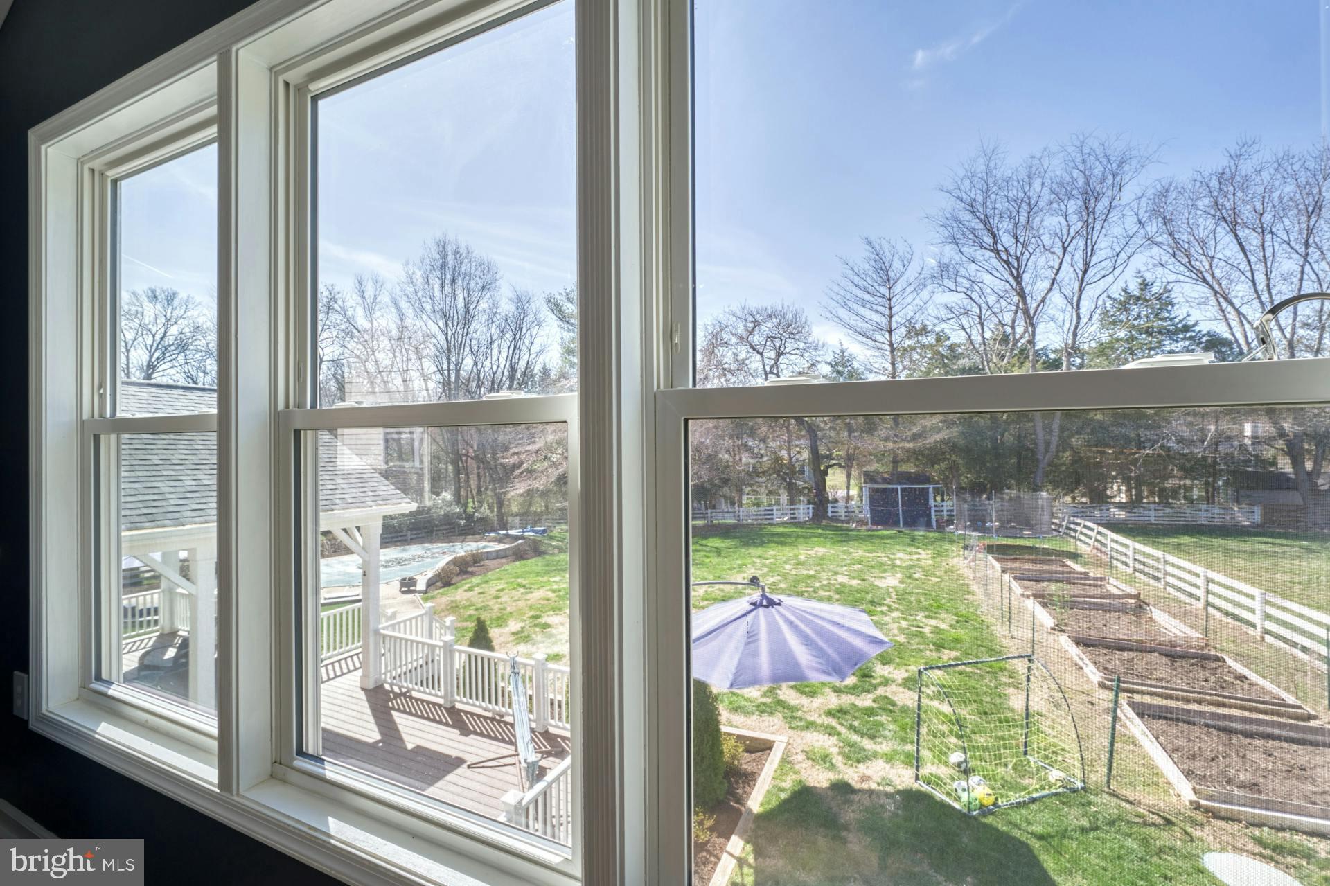 11055 Bishopsgate Court Reston, VA 20194 - Photo 21 of 31 MBR OVERLOOKS B/Y PARADISE
