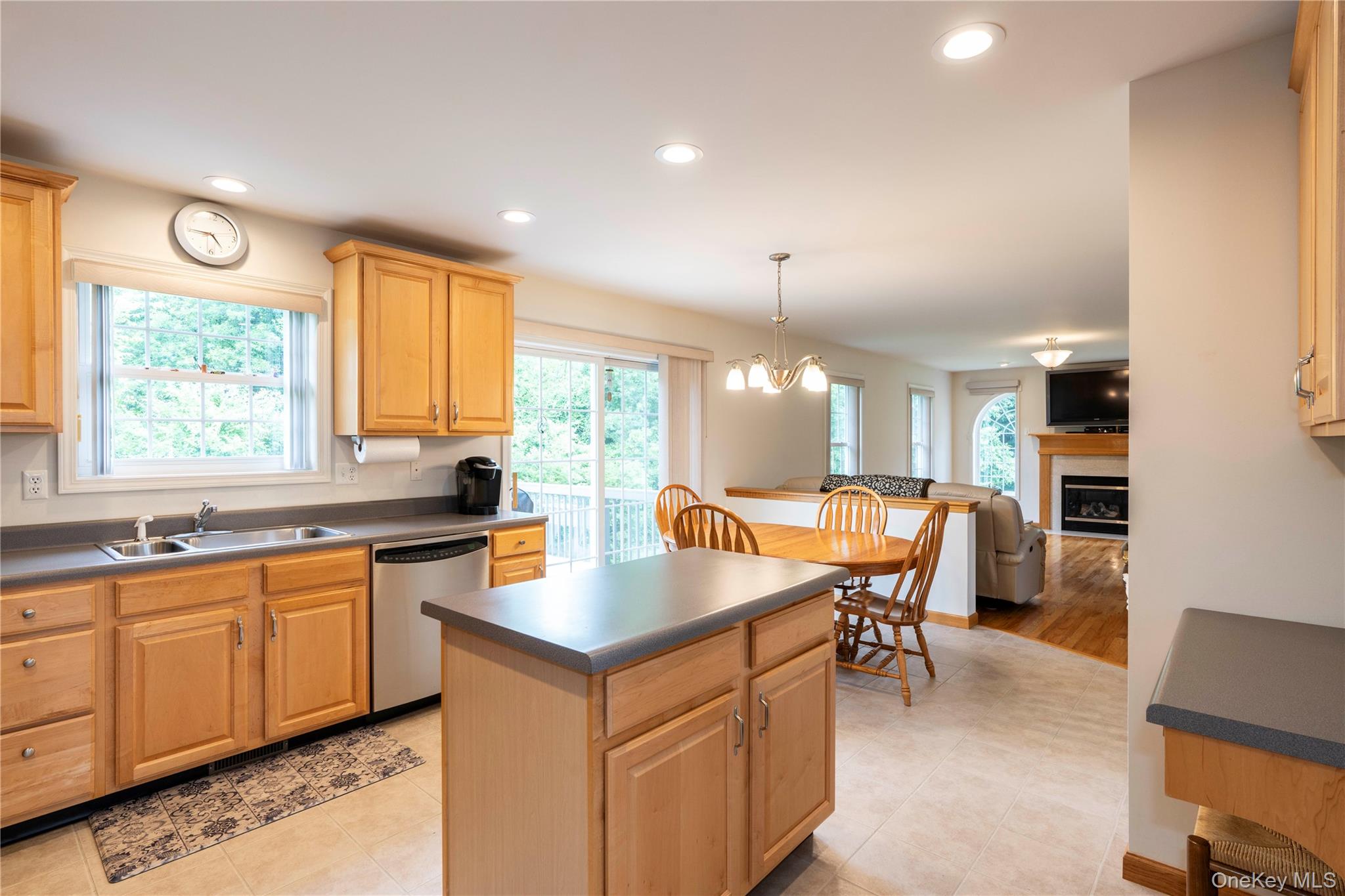 46 Wildflower Ridge Poughkeepsie, NY 12603 - Photo 15 of 39