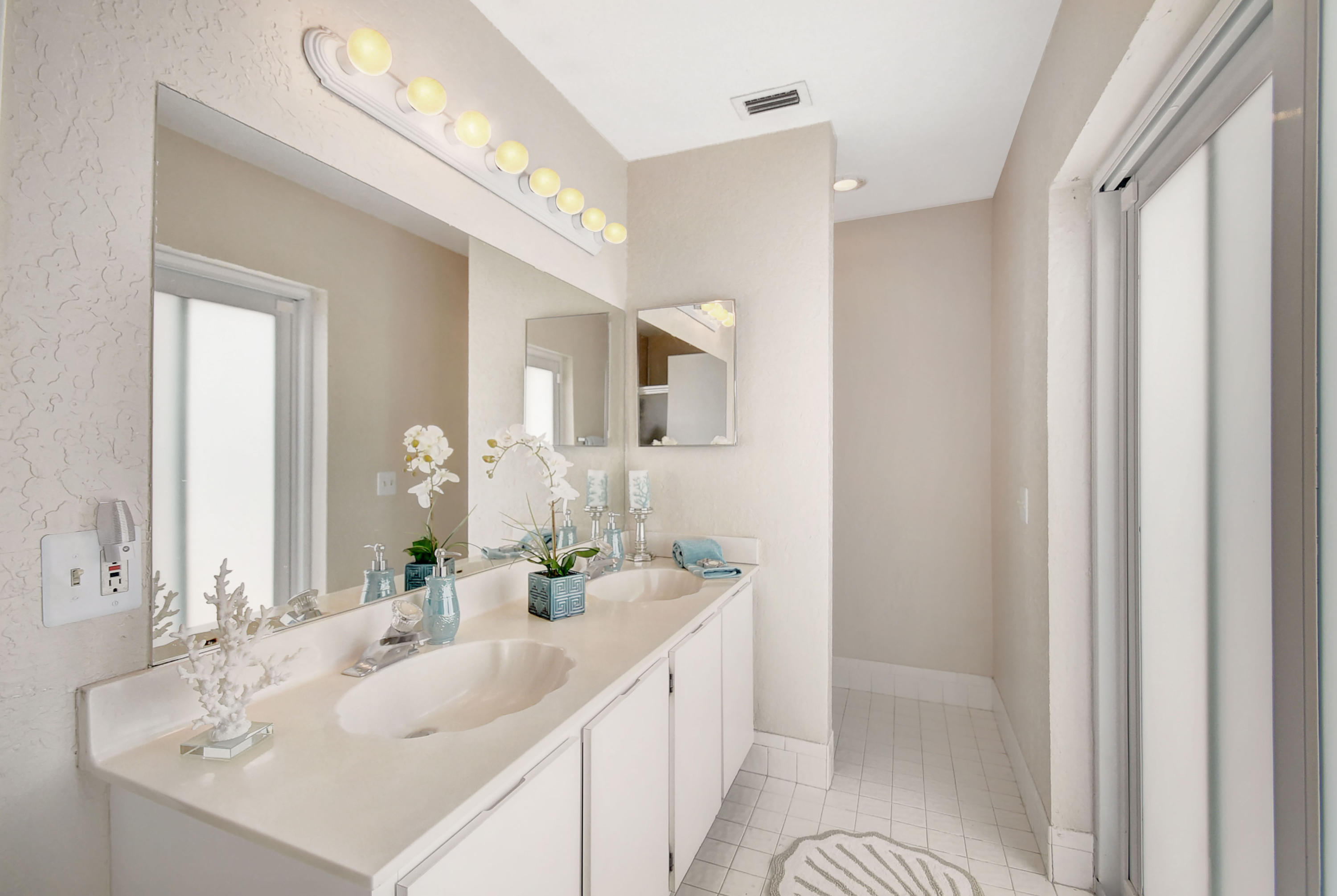 21050 Rustlewood Avenue Boca Raton, FL 33428 - Photo 24 of 44 Master Bathroom