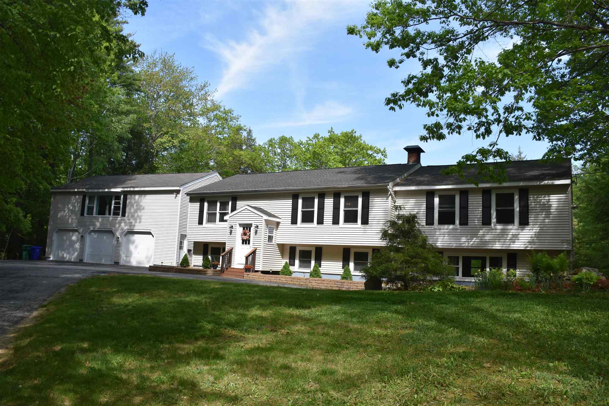 105 Woodhill Road Bow, NH 03304 - Photo 1 of 40