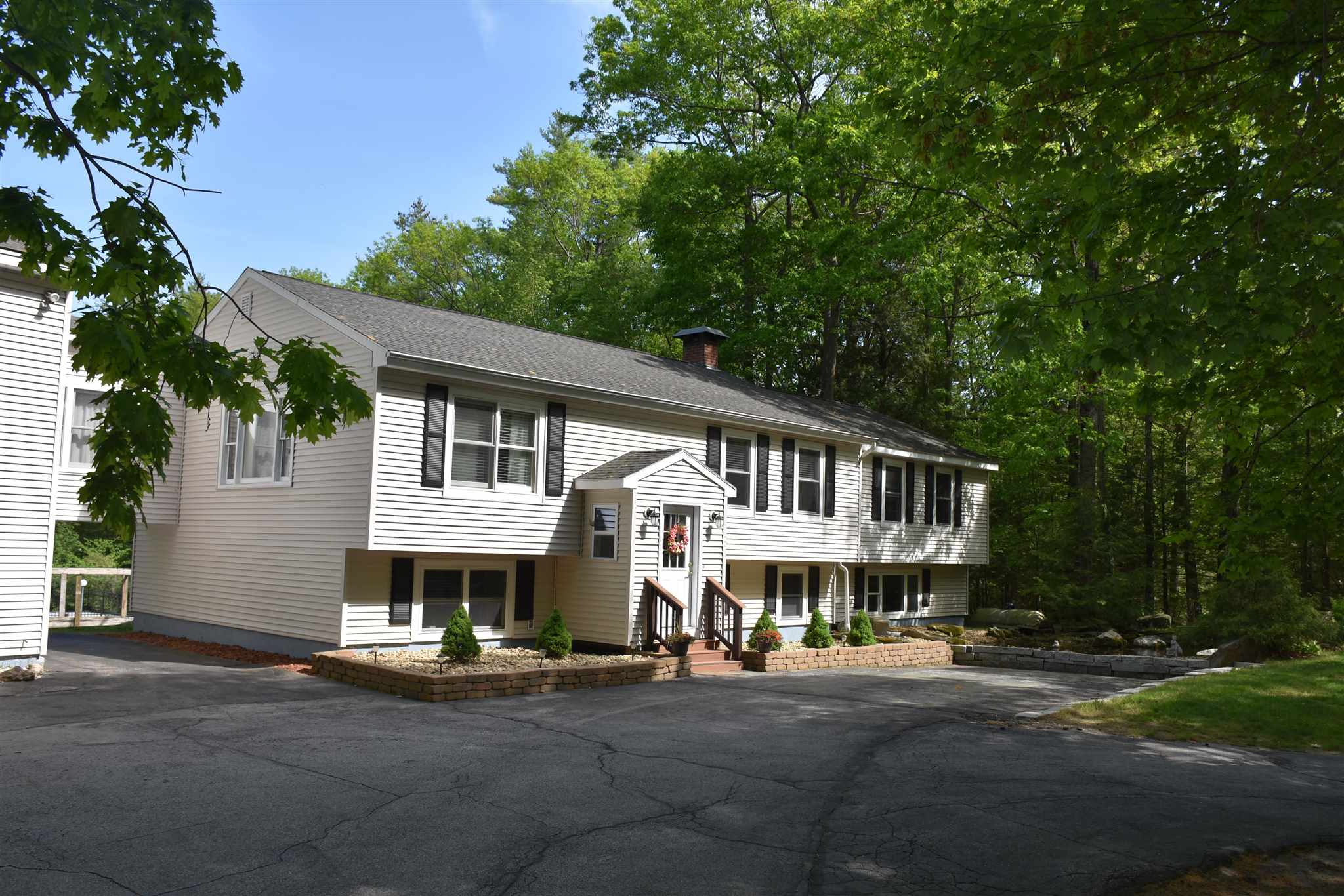 105 Woodhill Road Bow, NH 03304 - Photo 2 of 40
