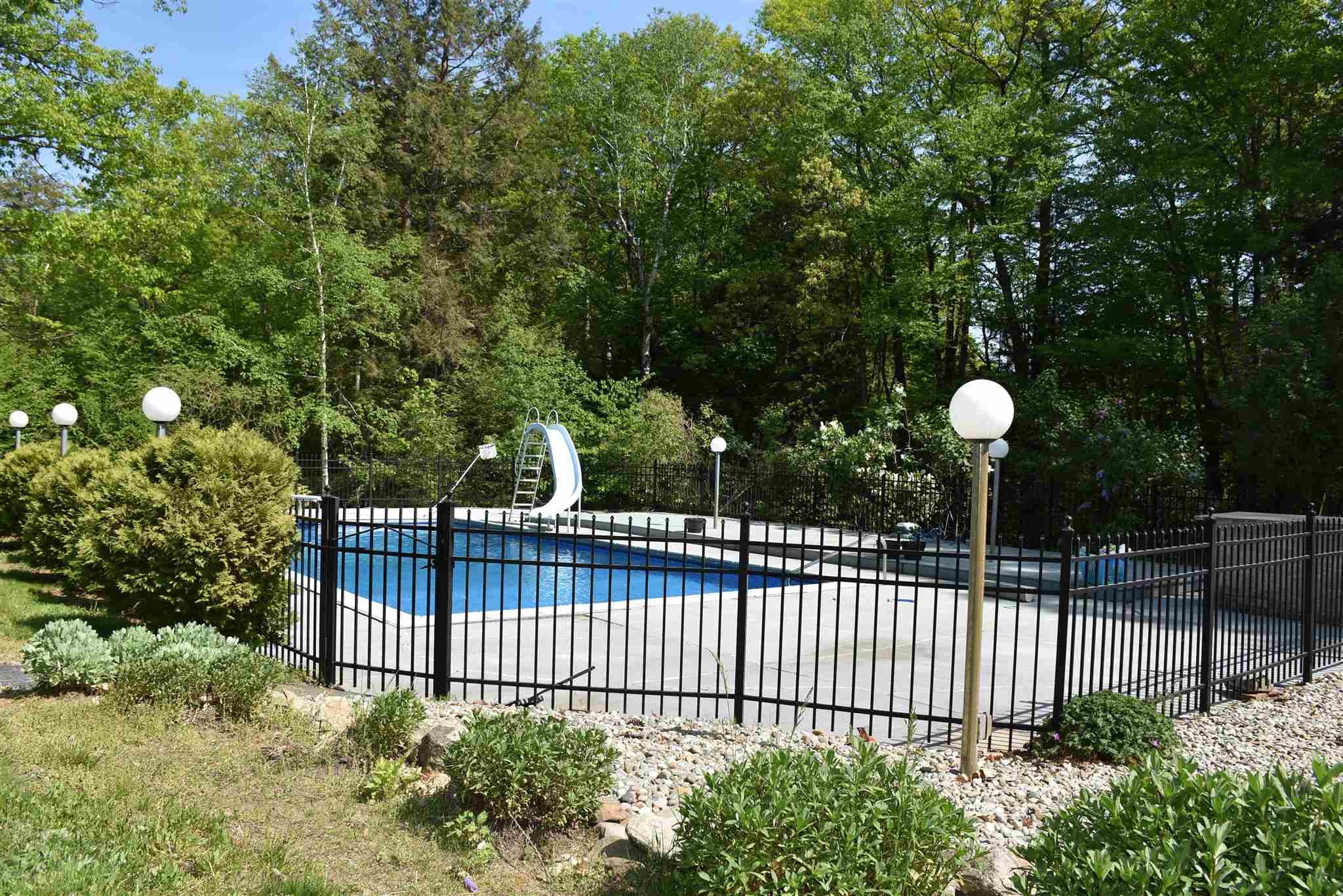 105 Woodhill Road Bow, NH 03304 - Photo 33 of 40