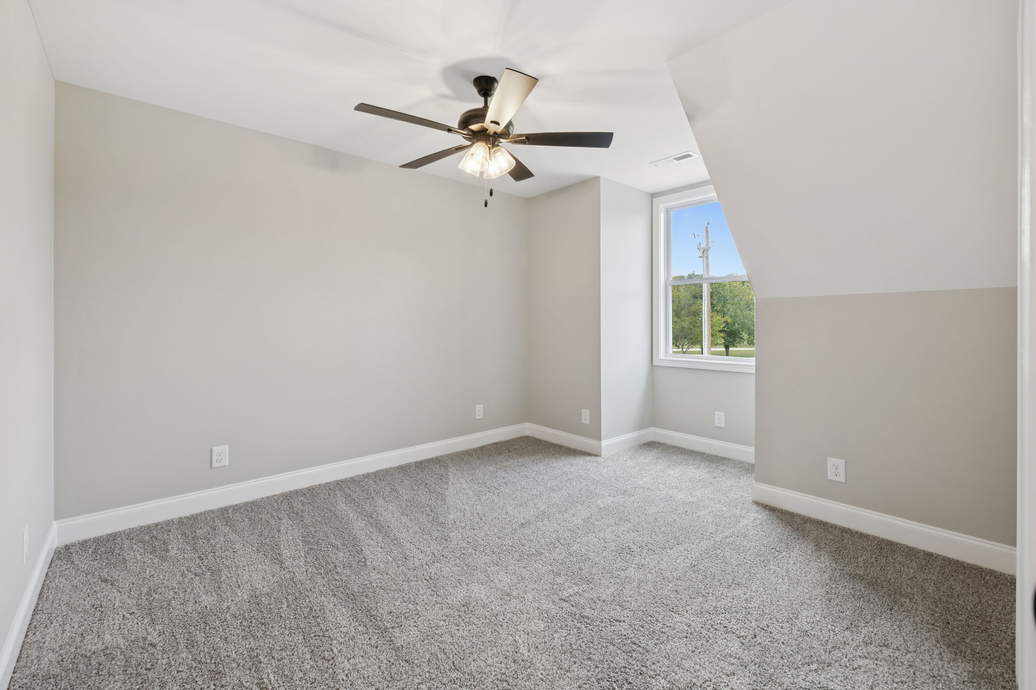 28 Faith Lane Lebanon, TN 37087 - Photo 31 of 53 an empty room with windows and fan