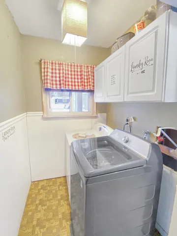 $249,900 | 703 North Glenwood Avenue, Griffith, IN 46319