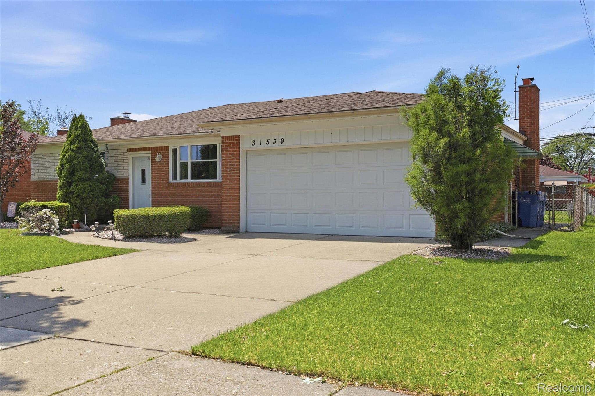 31539 Rosenbusch Drive Warren, MI 48088 - Photo 3 of 30