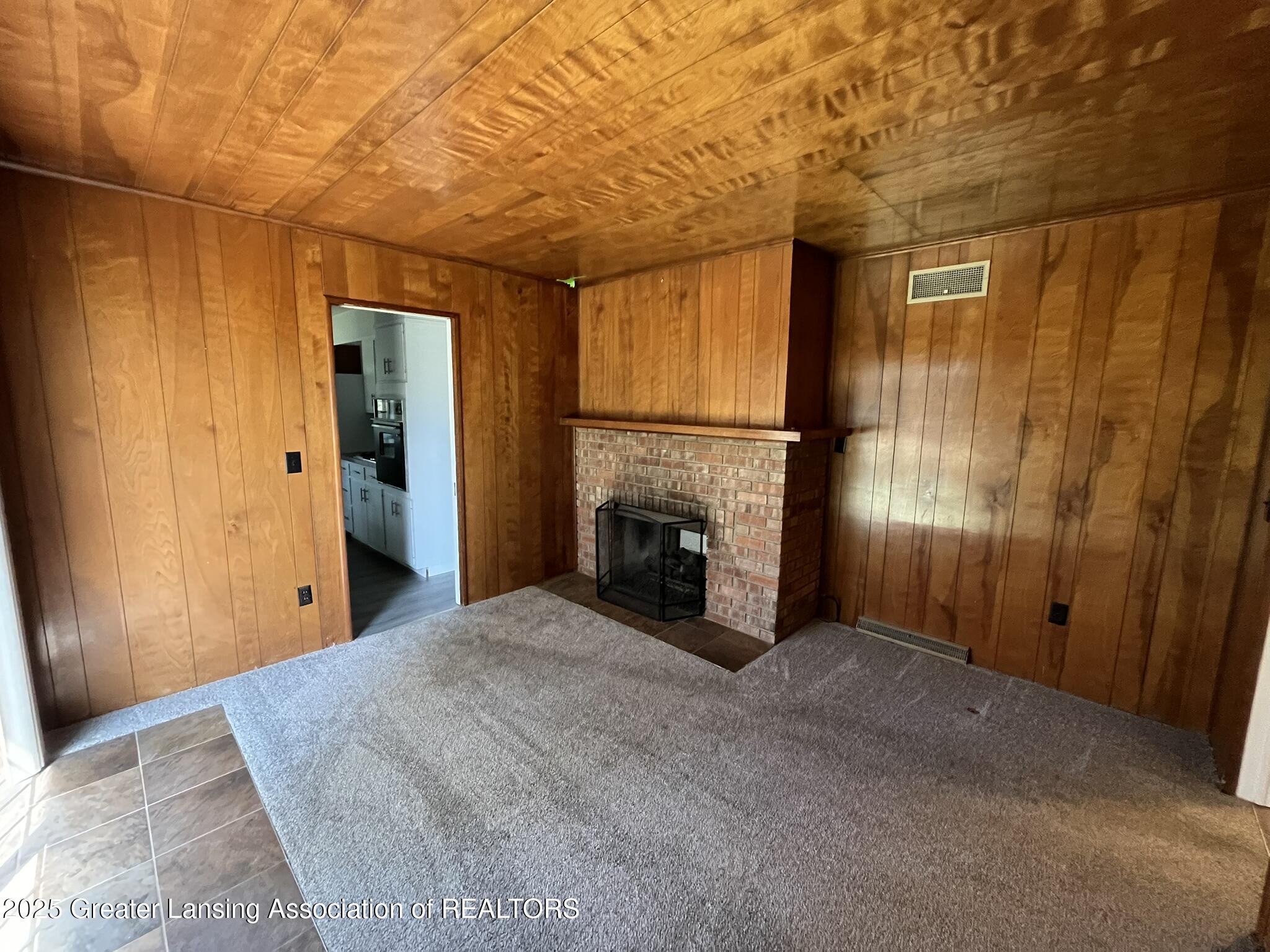 2803 College Road Holt, MI 48842 - Photo 8 of 27 IMG_1707