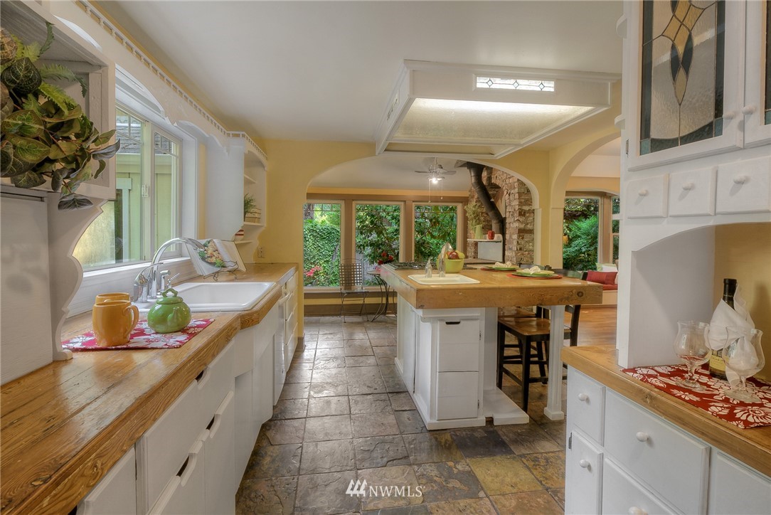 6535 Littlerock Road Southwest Tumwater, WA 98512 - Photo 9 of 25 Gallery Image 9