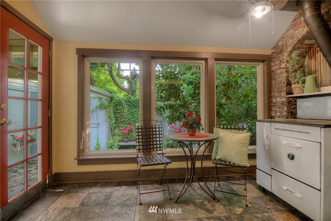 6535 Littlerock Road Southwest Tumwater, WA 98512 - Photo 10 of 25 Gallery Image 10