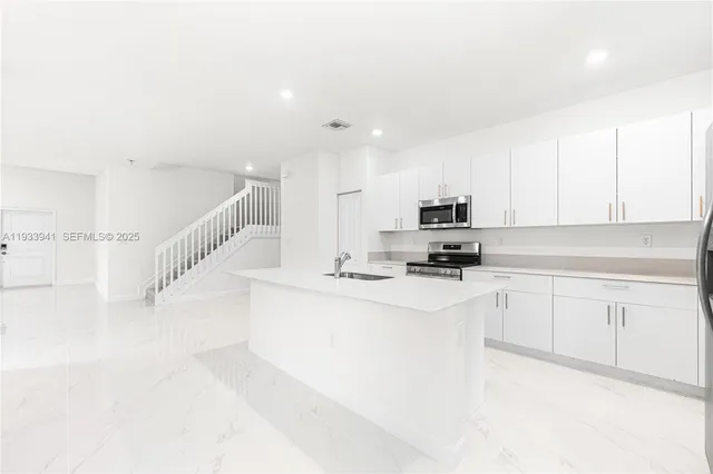 $3,300 | 2209 Southeast 30th Street, Homestead, FL 33035