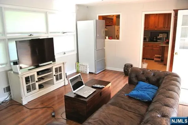 $4,350 | 25 Glenview Terrace, Cresskill, NJ 07626