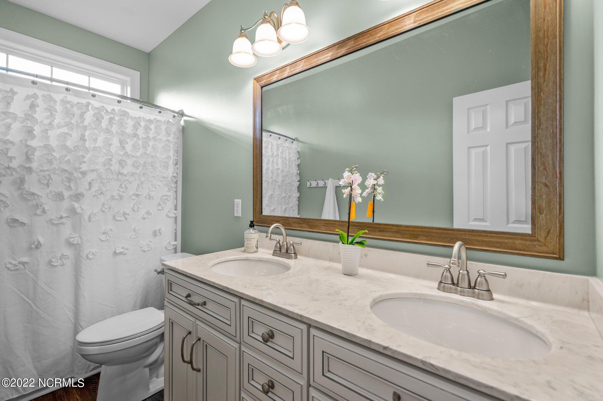 127 Olde Point Road Hampstead, NC 28443 - Photo 38 of 80 40-web-or-mls-DSC05161