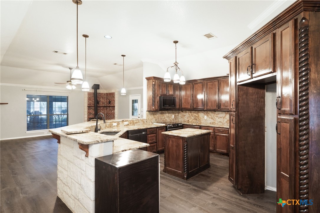 2600 Pecan Creek Road Killeen, TX 76549 - Photo 14 of 46 Custom Cabinets