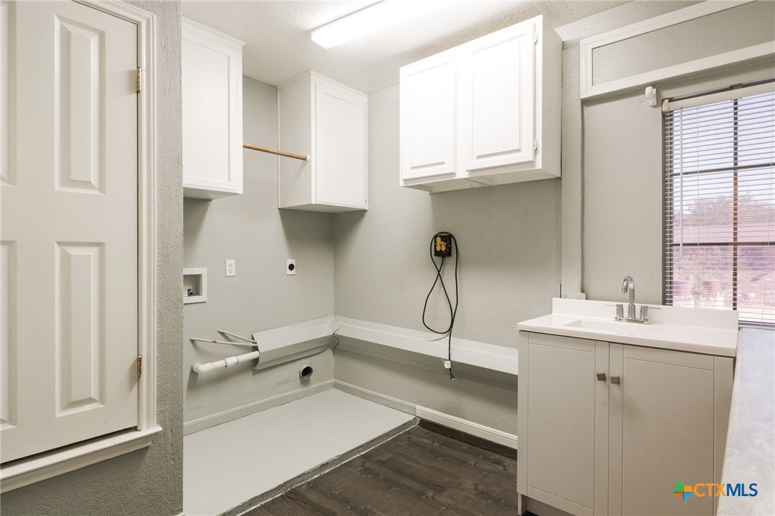 2600 Pecan Creek Road Killeen, TX 76549 - Photo 26 of 46 Laundry