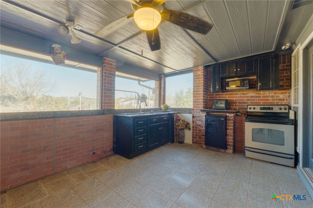 2600 Pecan Creek Road Killeen, TX 76549 - Photo 28 of 46 Outdoor Kitchen