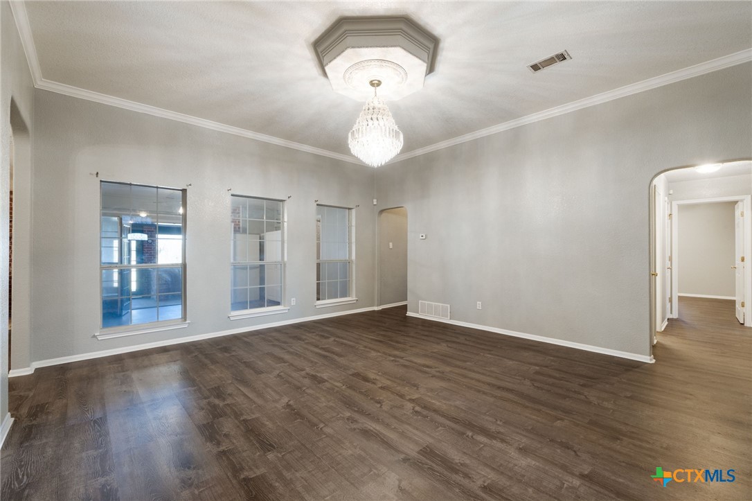 2600 Pecan Creek Road Killeen, TX 76549 - Photo 7 of 46 Living Area 1