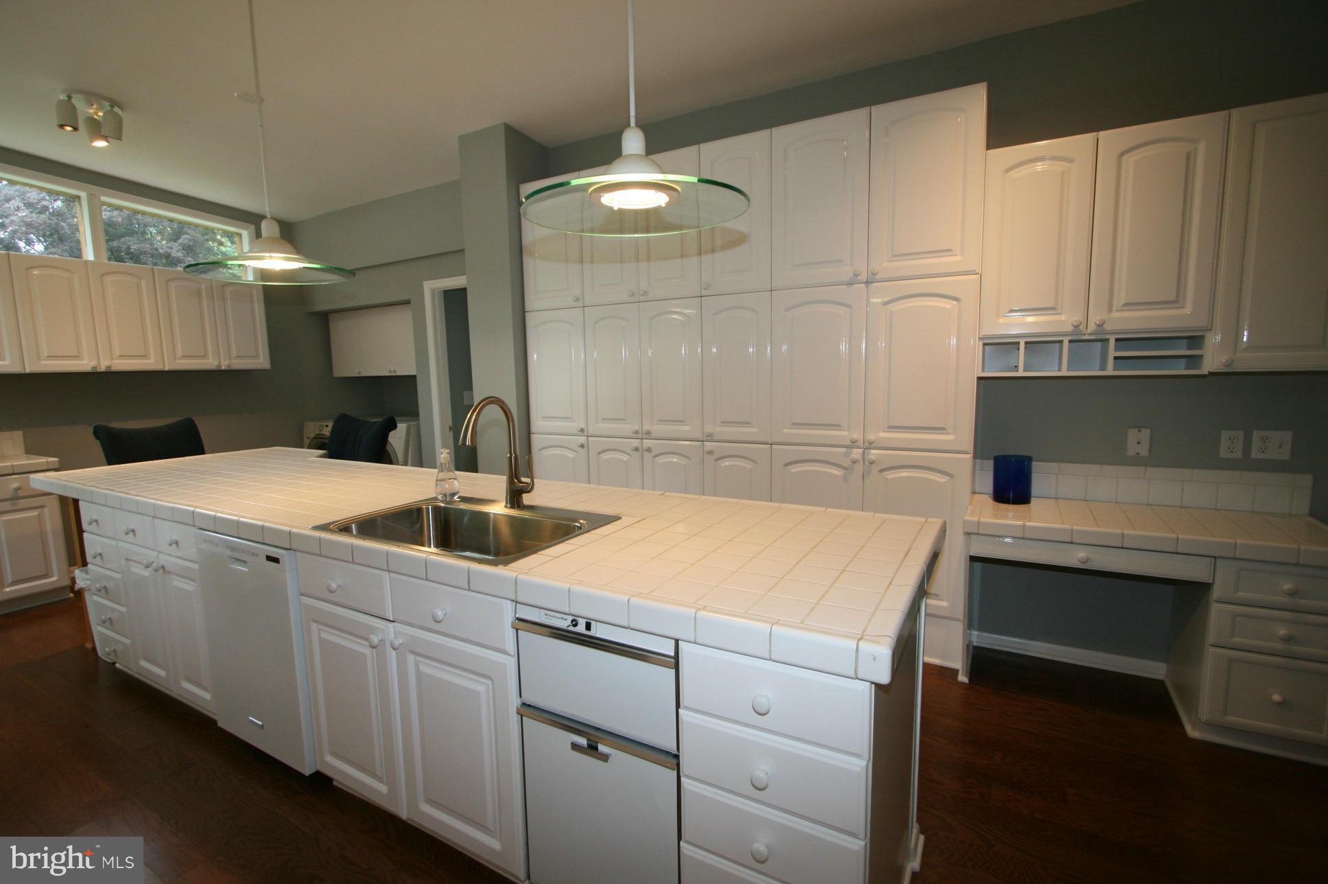 9401 North Penfield Road Columbia, MD 21045 - Photo 11 of 28 Kitchen