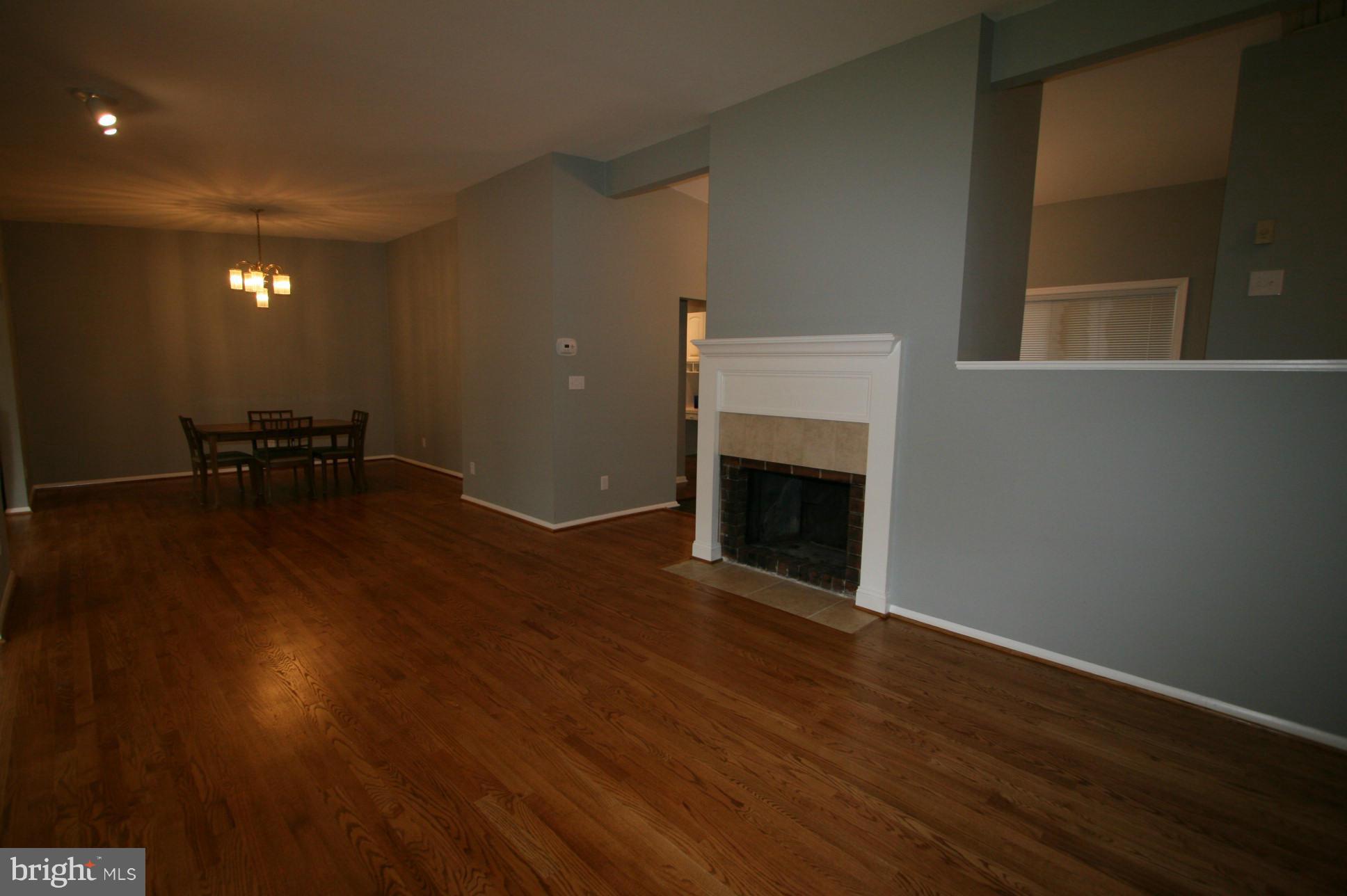 9401 North Penfield Road Columbia, MD 21045 - Photo 3 of 28 Living Room