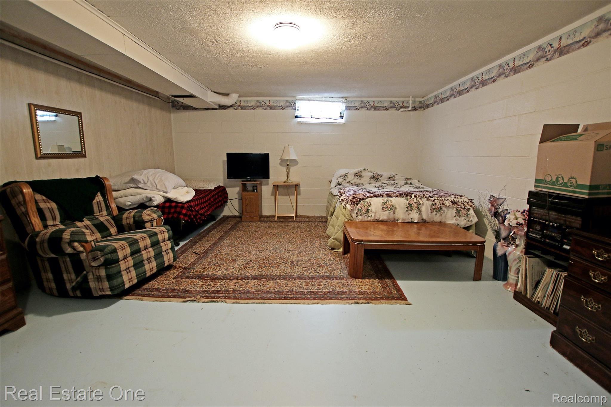 930 North Wilder Road Lapeer, MI 48446 - Photo 29 of 54 26) Basement.jpg